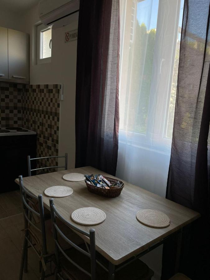Apartmani Marija Zemun Zemun Polje 외부 사진